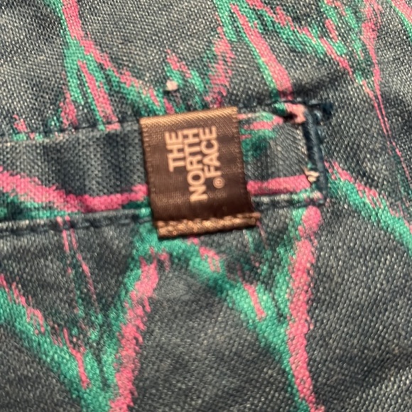 ⭐️SALE⭐️ ⭐️The North Face shorts - Picture 8 of 8